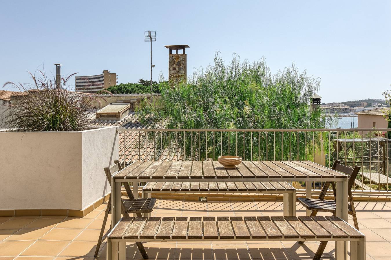 Geheel appartement, Appartement met groot privéterras vlak bij zee – Begane grond in L'Escala, Upper Empordà