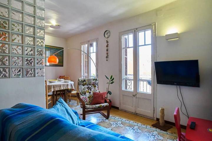 Apartamento para 8 personas, con terraza y vistas, Se admiten mascotas en Sants