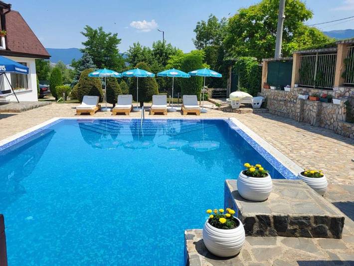 Maison d’hôte pour 12 personnes, avec vue et sauna ainsi que piscine et jardin en Bulgarie