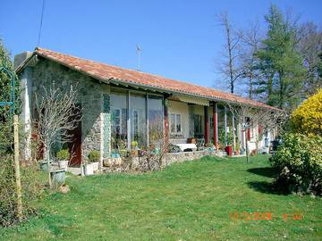 Gîte pour 3 personnes, avec piscine et jardin à Panazol