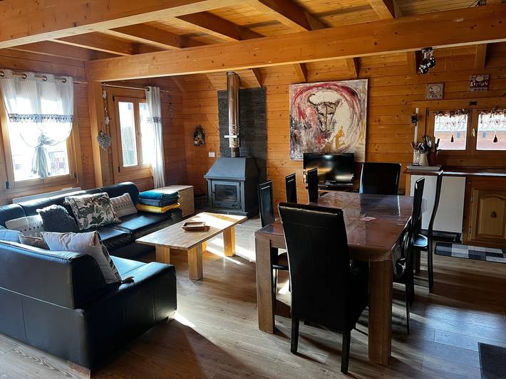 Chalet 'De Lucie et Lison' avec vue sur la montagne, Jacuzzi et Wi-Fi in Erckartswiller, Région de Saverne