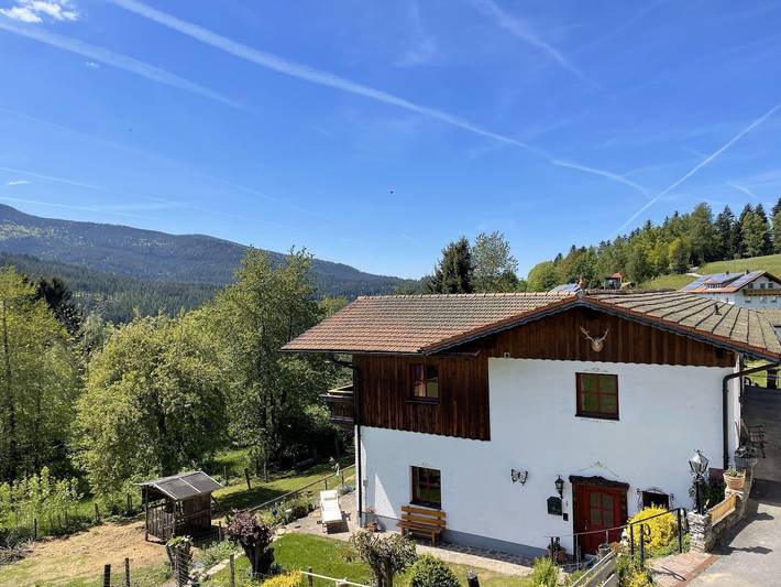 Bauernhof für 10 Personen, mit Balkon/Terrasse und Balkon sowie Terrasse und Garten