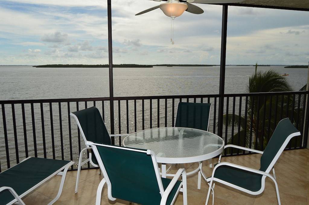 Ganze Wohnung, Blick auf den Golf und Sonnenuntergänge vom Balkon im Sanibel Harbour Resort in Punta Rassa, Southwest Florida