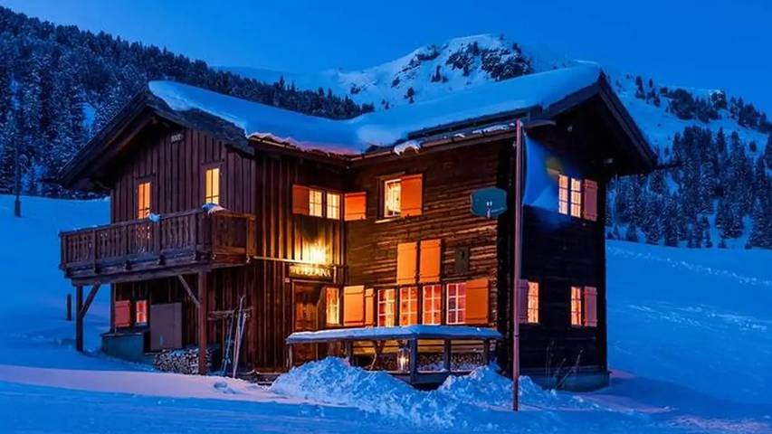 Ferienwohnung für 8 Personen, mit Balkon und Garten in Graubünden