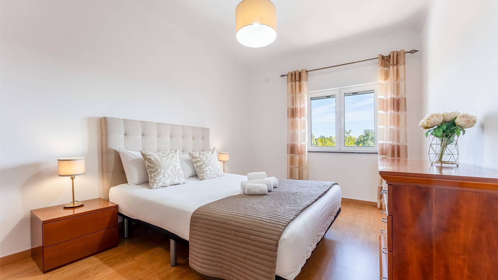 Apartamento inteiro, Apt T3 Luminoso c/Piscina Ferreiras by Lovelystay in Ferreiras, Distrito de Faro