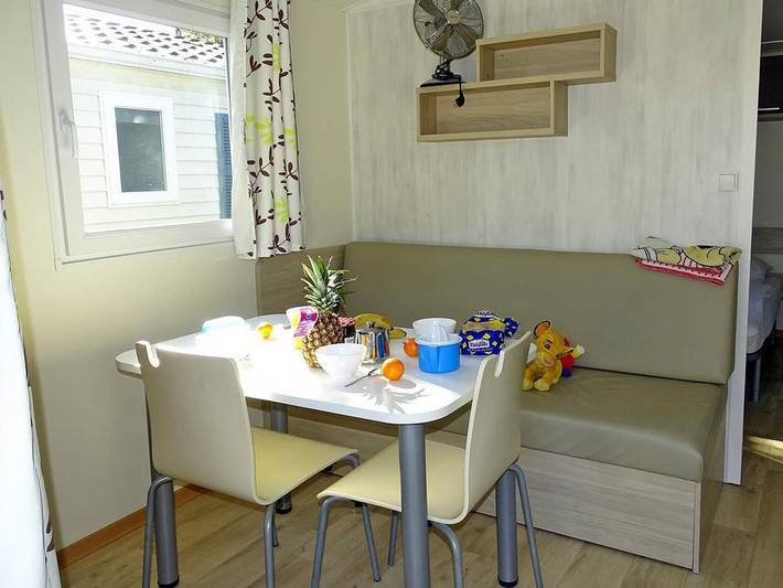 Wohnwagen für 3 Personen, mit Whirlpool und Terrasse sowie Kinderpool in Cavalaire-sur-Mer - 3