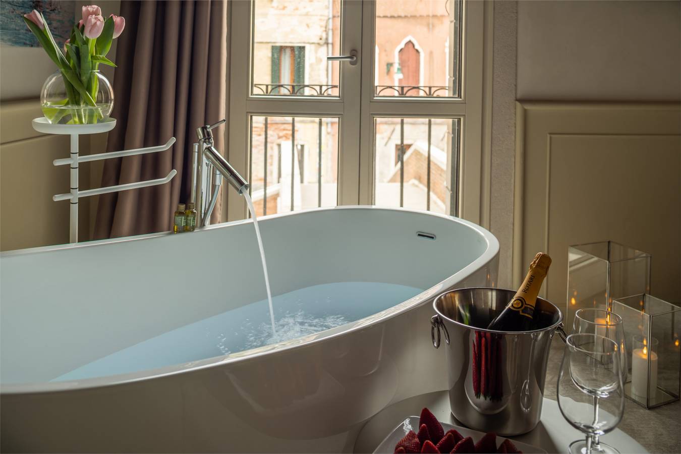 Ganze Wohnung, Lion Palace Canal View R&R in Venedig, Lagune von Venedig