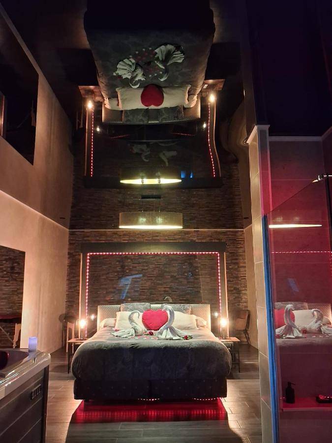 Gîte pour 2 personnes, avec Jacuzzi et Terrasse dans Gare D Agde