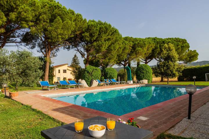 Appartamento per vacanze "Capracotta - Sole" in Maremma con 2 terrazze private, piscina e Wi-Fi in Roccastrada, Provincia di Grosseto