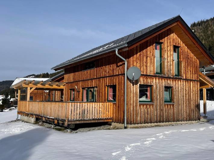 Chalet für 8 Personen, mit Garten und Whirlpool sowie Terrasse und Sauna