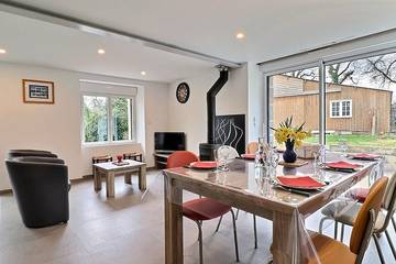 Gîte pour 6 personnes, avec jardin à Férel