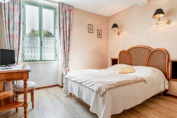 Chambre pour 2 Personnes dans Violès, Provence, Photo 1