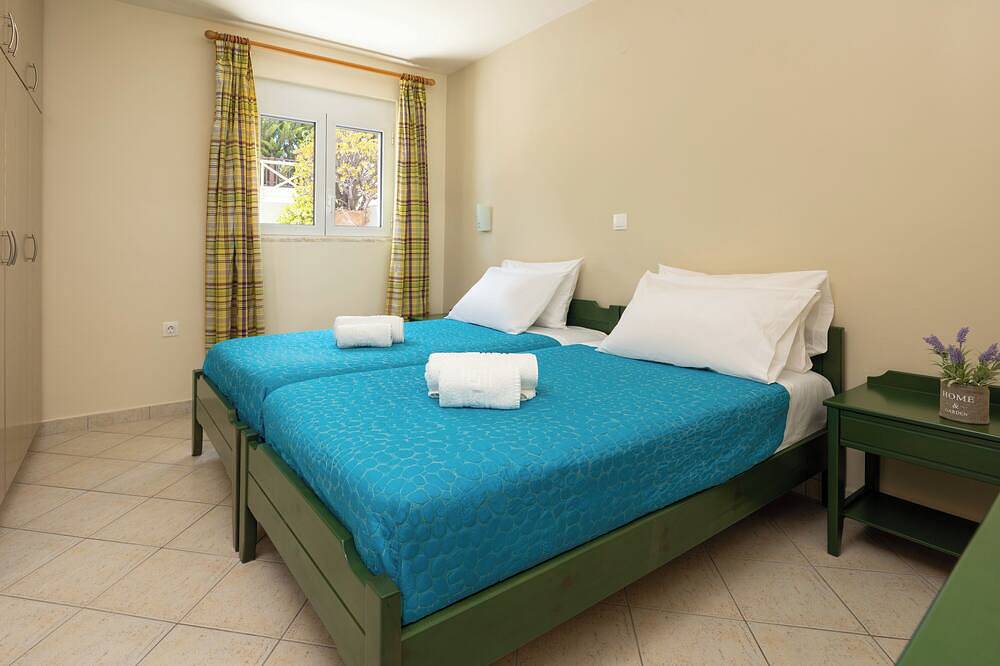 Hel lägenhet, Cosy 2 Bedroom Apartment Near Crystal Water Sandy Beach in Almyrida, Vámos