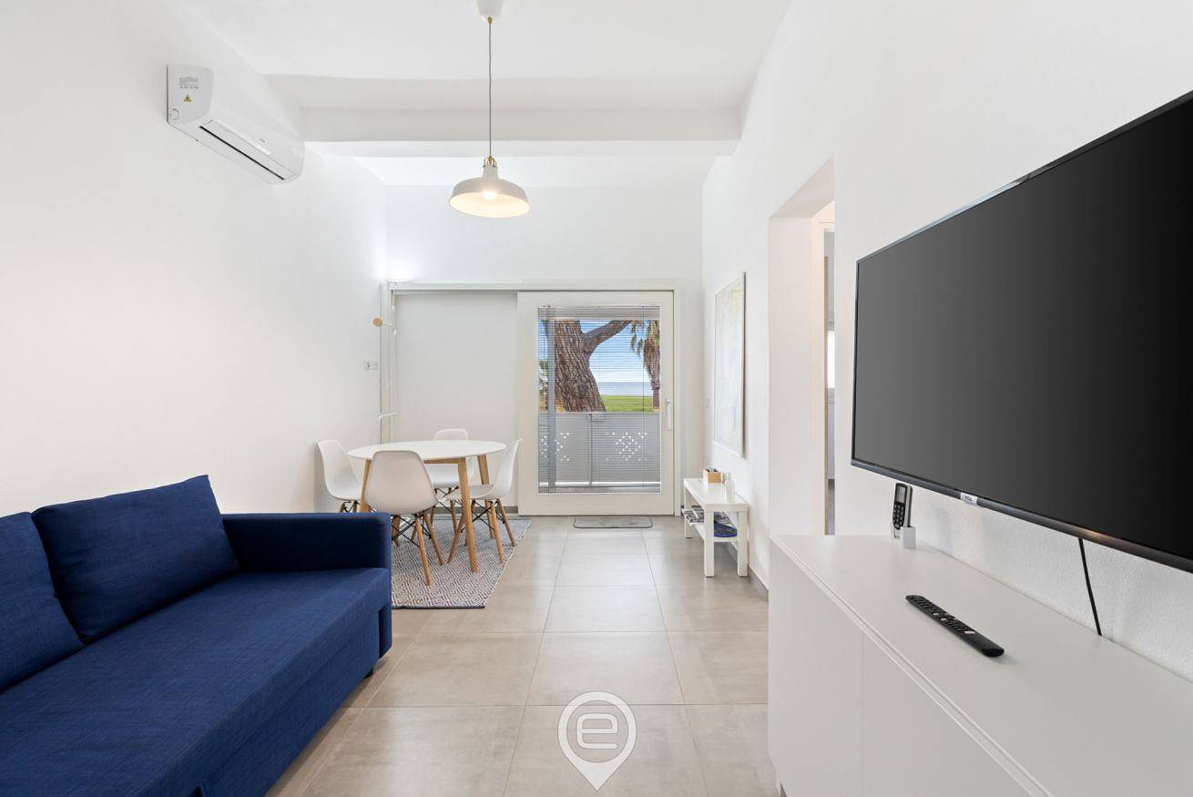 Entire apartment, Vista Azzurra Apartment – Cozy three-room home in Torregrande, Oristano