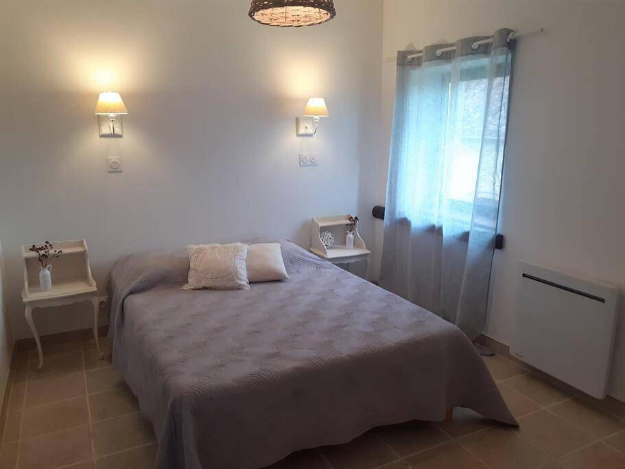 Appartement entier, Two-Bedroom Apartment in Le Buisson-de-Cadouin, Périgord Pourpre