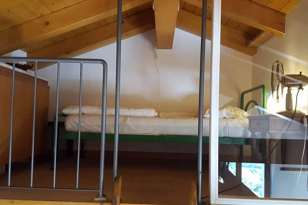 Le Papere apartment in Chalet di Cher in Montemezzo, Veltlin