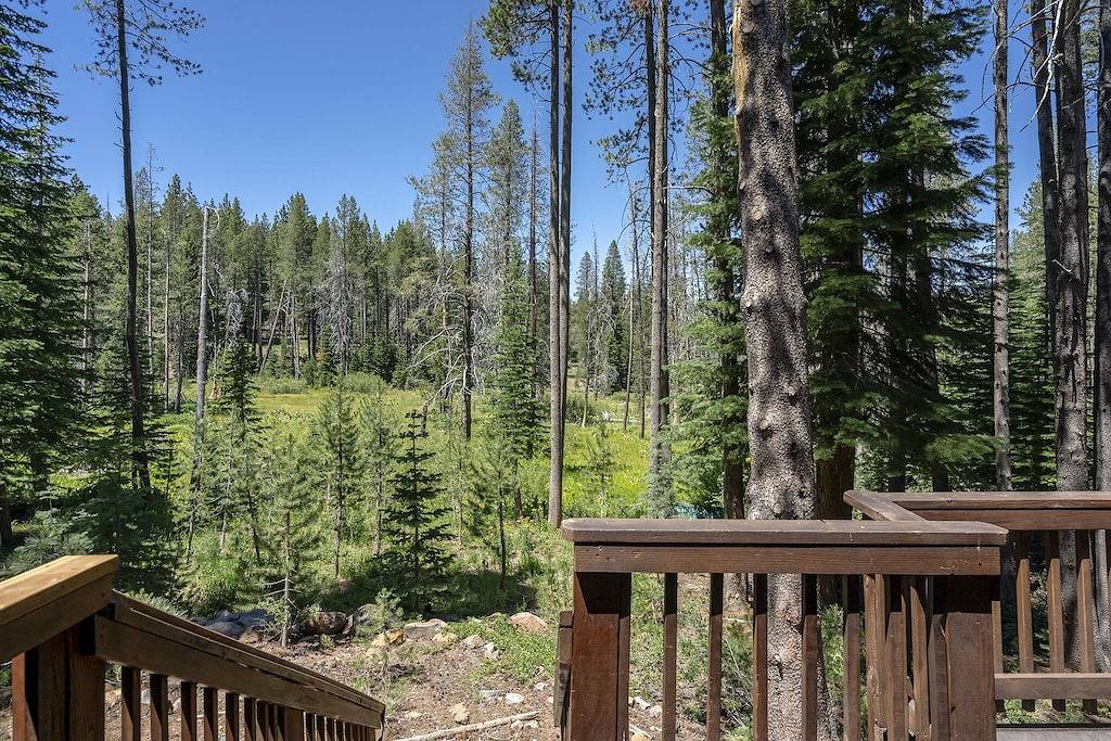 Tahoe Donner Meadow View Cabin in Truckee, Donner Lake