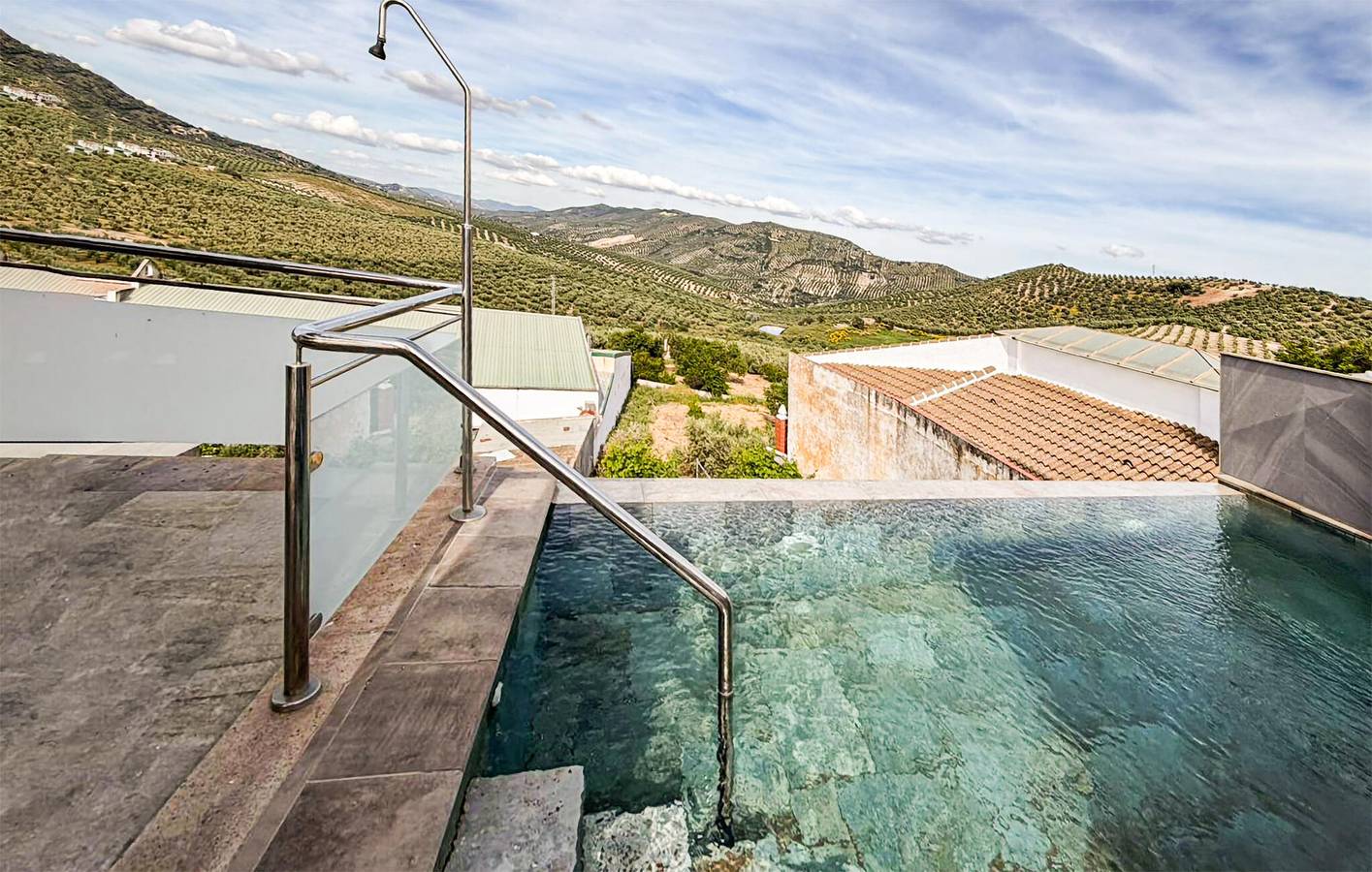 Gezellig appartement van 200 m² met zwembad, wifi en barbecue in Iznájar, Sierras Subbéticas