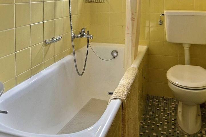 Appartement entier, Appartement de confort simple pour 4 à 6 personnes, salon avec 1 divan-lit, coin cuisine avec lave-v in Grimentz, Anniviers