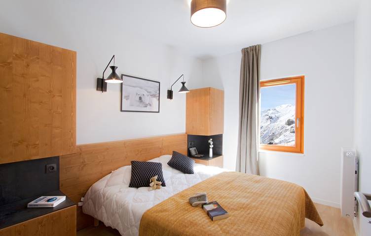 Gîte pour 8 personnes, avec terrasse ainsi que piscine et sauna à Orcières - 2