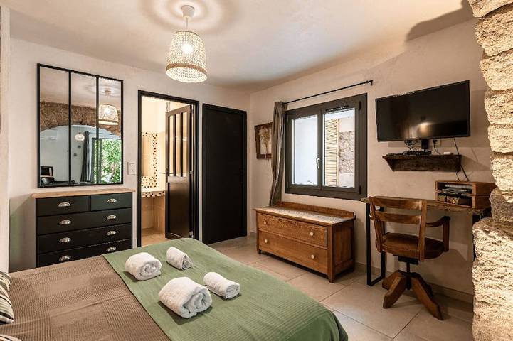 Location de vacances pour 2 personnes, avec terrasse à San-Gavino-di-Carbini - 3