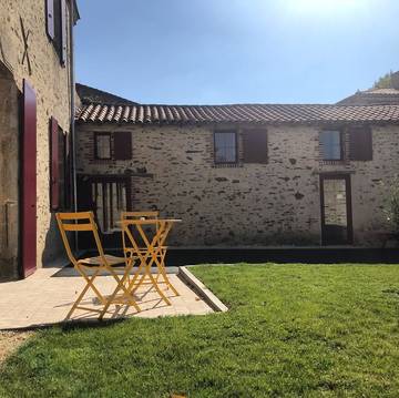 Chambre d’hôte pour 2 personnes, avec jardin à La Copechagnière