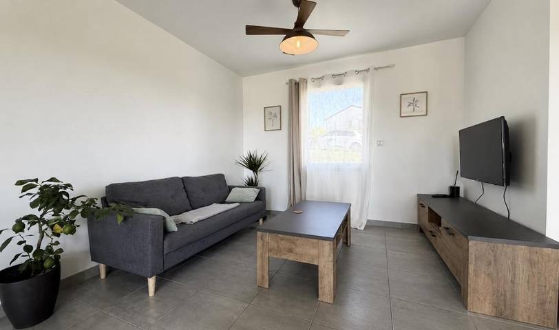 Location de vacances pour 6 personnes, avec vue ainsi que jardin et piscine, animaux acceptés à Boulazac - 3