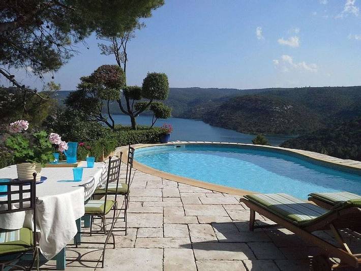 Casa de vacaciones para 6 personas, con jardín además de piscina y vistas al lago - 1