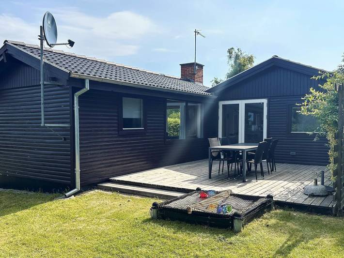Ferieudlejning for 6 personer, med Terrasse og Have i Toftum Bjerge