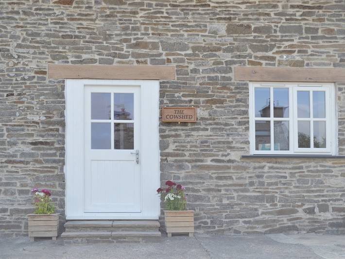 Cottage for 2 people, with garden, with pets in Mid-Wales