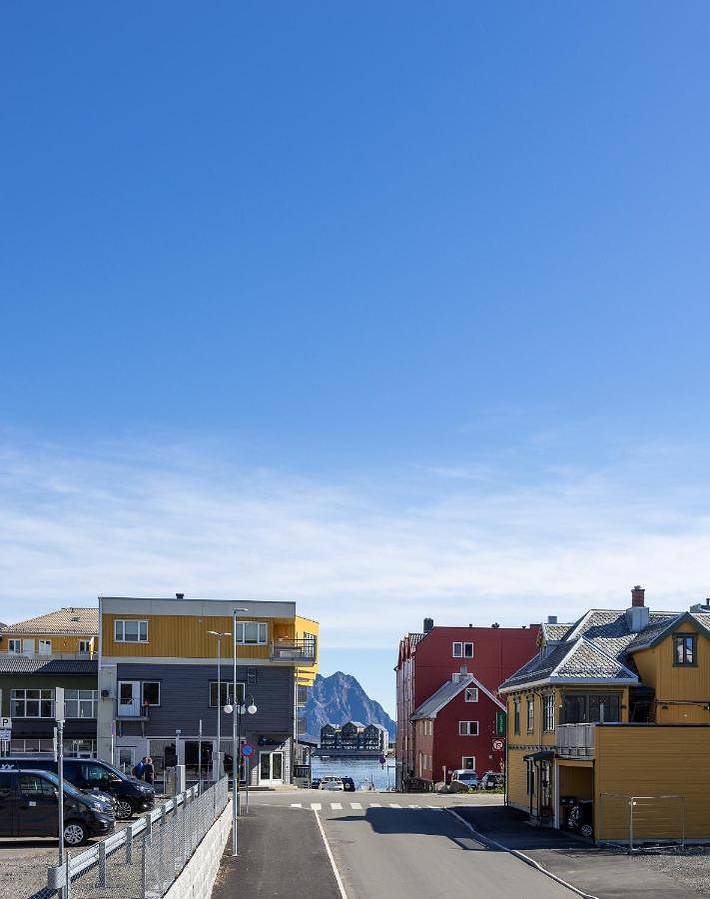 Gîte pour 6 personnes, avec terrasse dans Svolvær