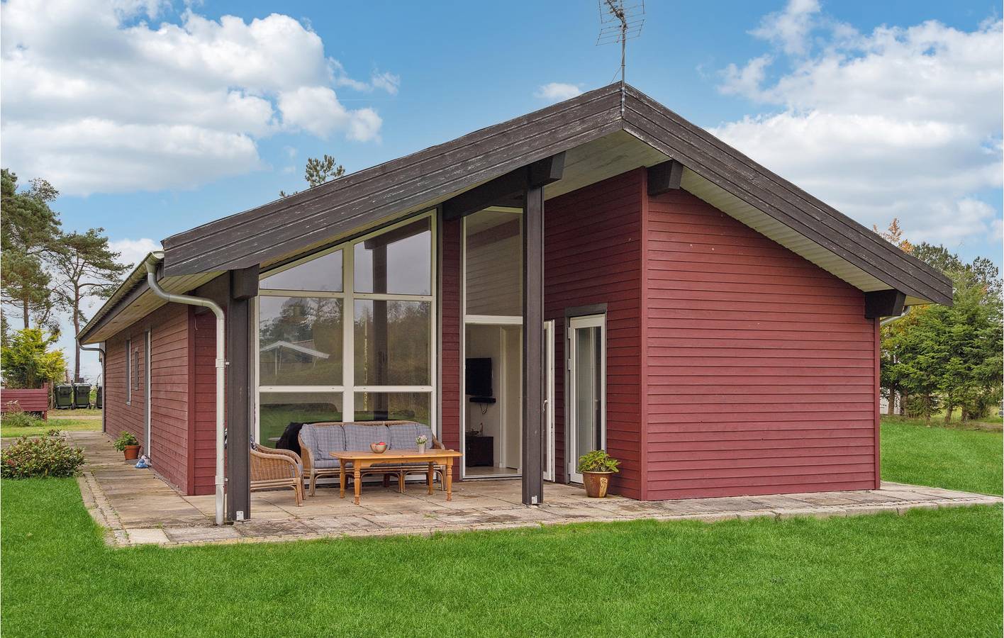 Holiday home for 7 people with terrace in St. Sjørup, Djursland