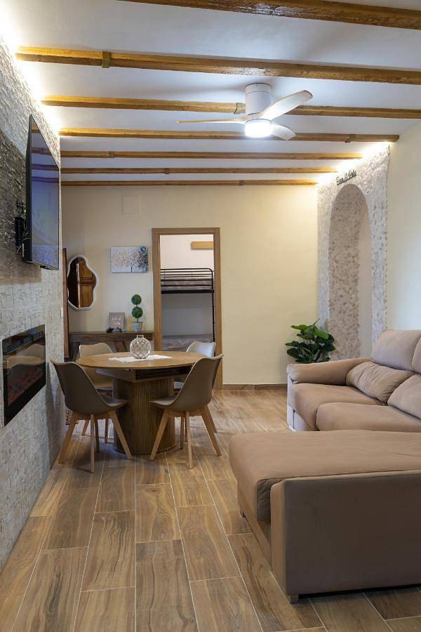 Holiday home for 9 people, with terrace and hot tub - 1