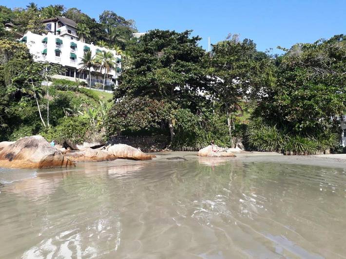 Casas e apartamentos de temporada para 5 pessoas, com jardim e vista em Toninhas Ubatuba