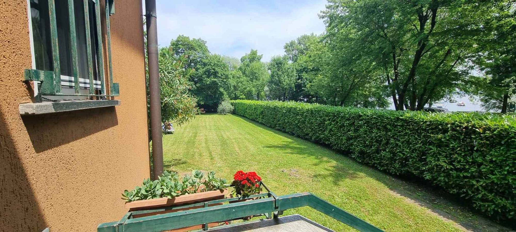 Ganze Ferienwohnung, Ferienwohnung mit Klimaanlage, Internet und Balkon in Arona (Lago Maggiore), Arona Gemeinde