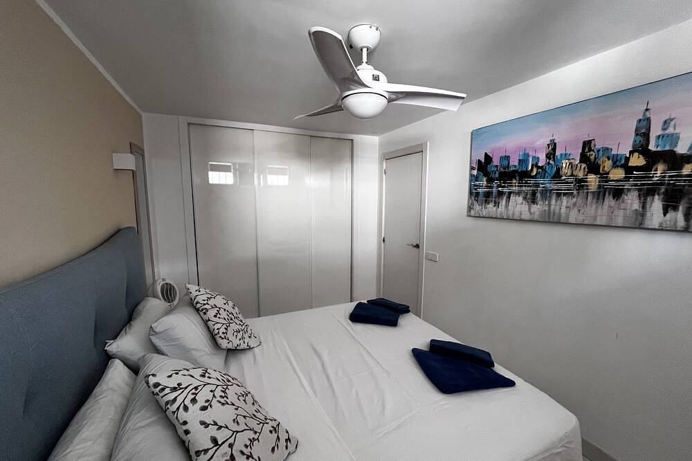 Entire apartment, Santa Ponsa Mallorca first line of sea - Aparthotel in Rotes Velles, Calvià