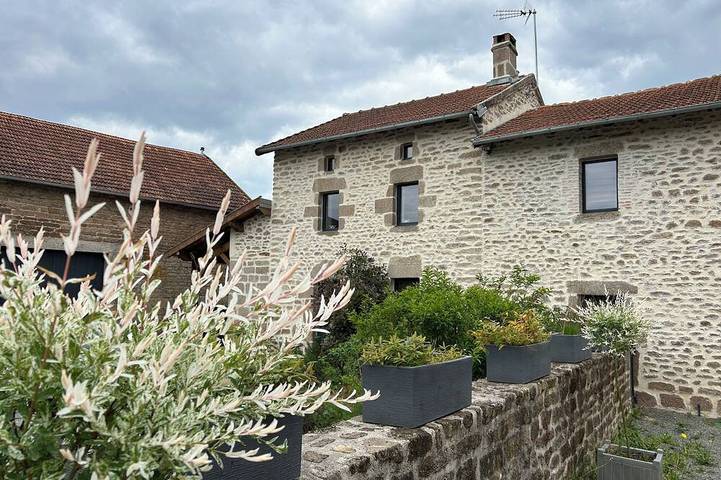 Gîte pour 6 personnes, avec jacuzzi et jardin