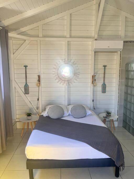 Bungalow für 3 Personen, mit Terrasse und Garten sowie Ausblick in Guadeloupe