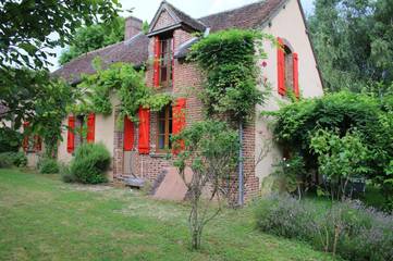 Gîte pour 10 personnes, avec terrasse ainsi que vue et jardin dans Villiers-Saint-Benoît