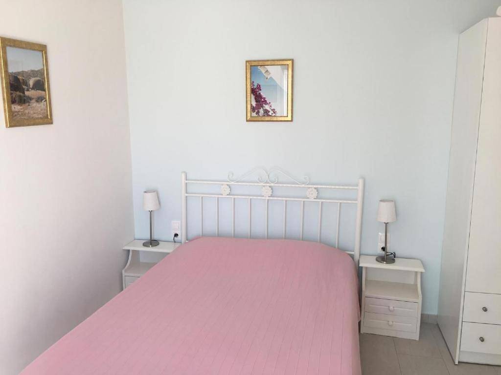 Nikoleta Rooms in Tinos
