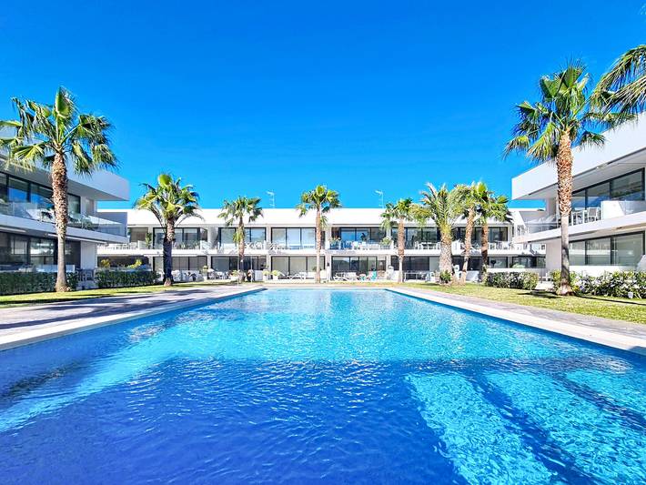 Ferienwohnung für 4 Personen, mit Balkon und Terrasse sowie Pool