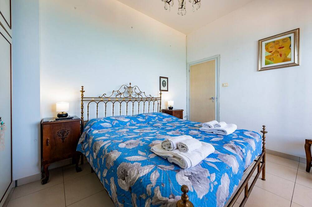 Appartamento intero, Guesthost - Sea View Europa Apartment in Montesilvano Marina, Montesilvano