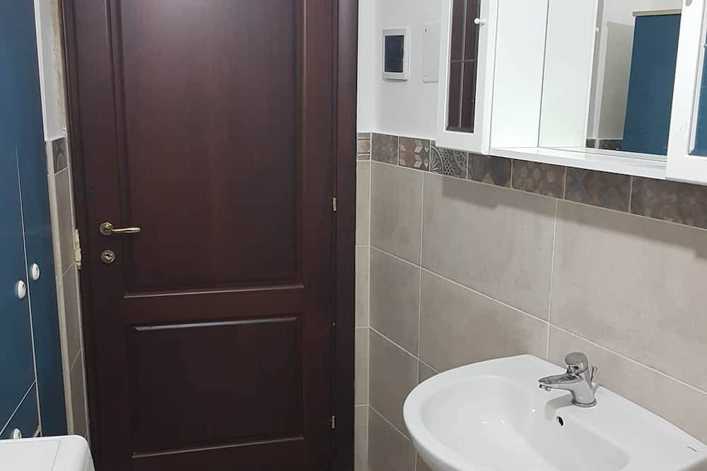 Casa con jardín y estacionamiento cerca del mar y a sitios culturales in Capaci, Provincia de Palermo