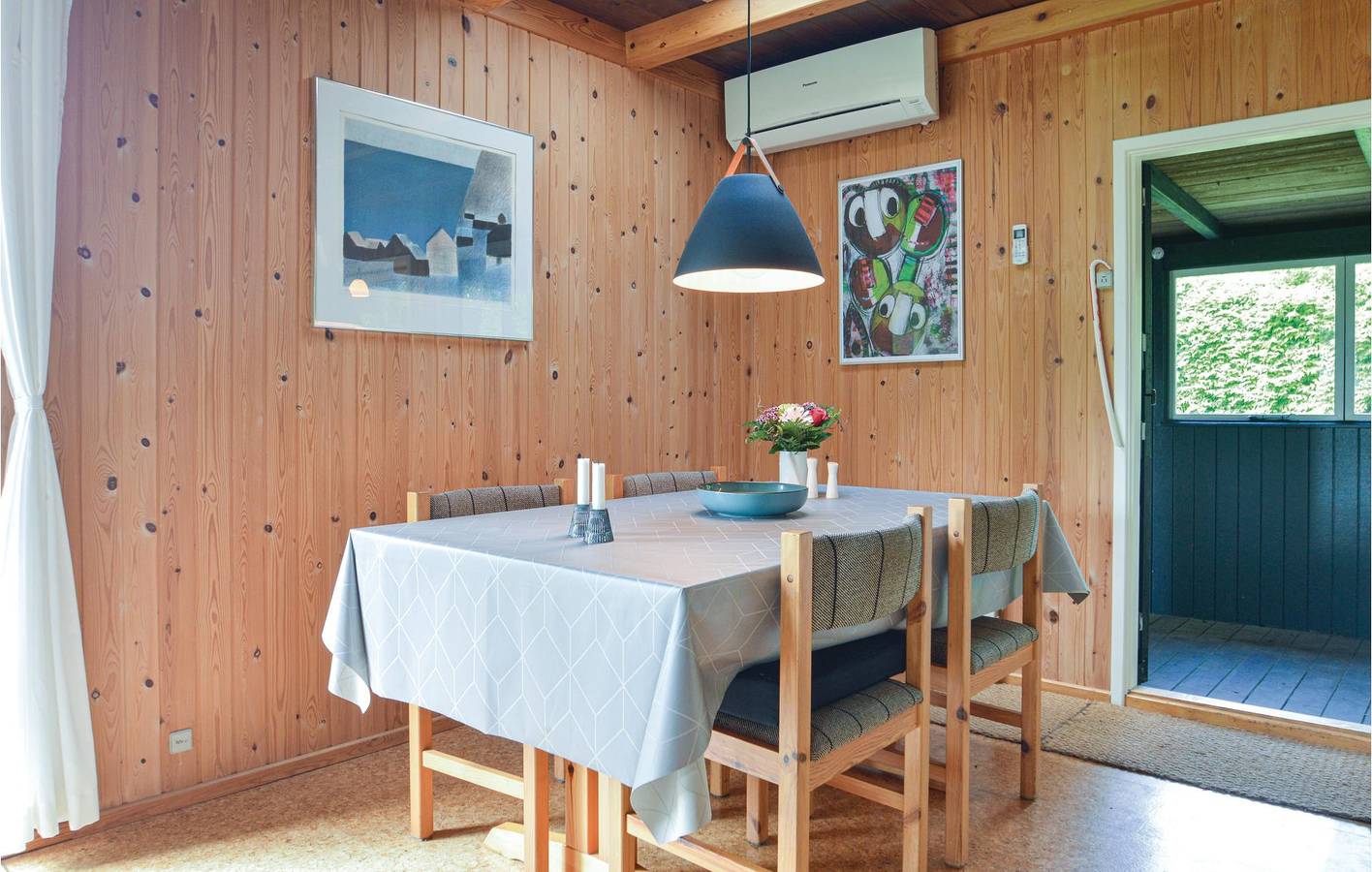 Ferienhaus für 4 Personen mit Terrasse in Hvalpsund, Farsø
