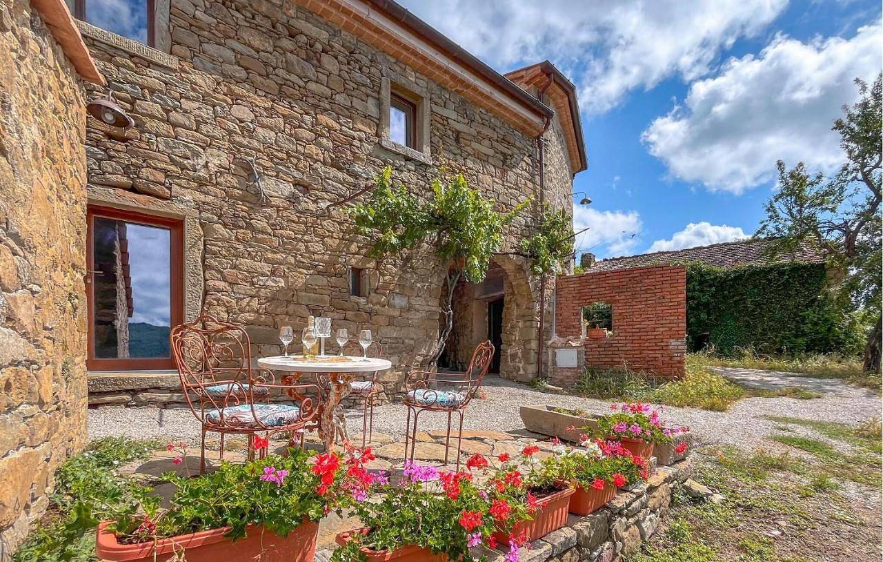 Agriturismo con vasca idromassaggio panoramica in Cortona, Provincia di Arezzo