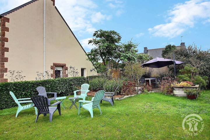 Gîte pour 6 personnes, avec jardin à Trélévern - 2