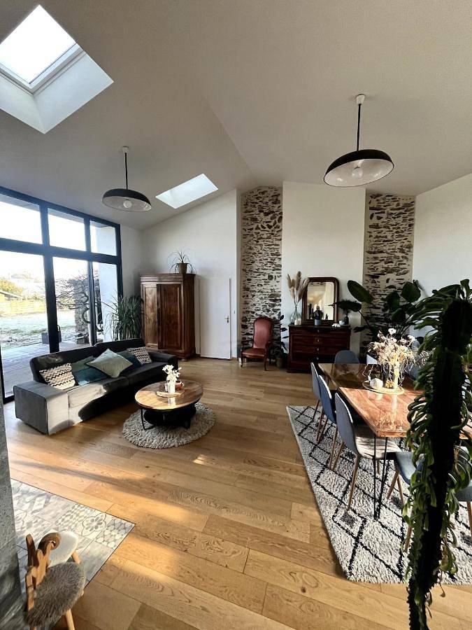 Four-Bedroom House in Divatte-sur-Loire, Région de Nantes