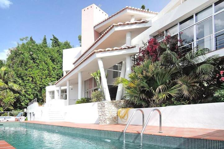 Chalet para 6 personas, con piscina además de terraza y jardín en Almuñecar