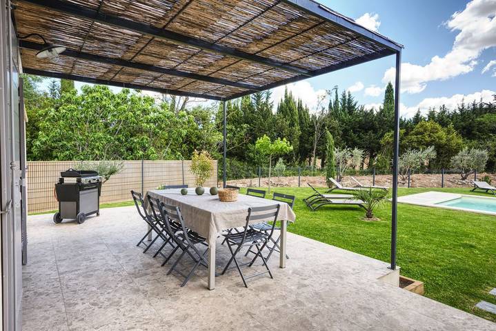 Location de vacances pour 8 personnes, avec terrasse et jardin, animaux acceptés à Paradou - 2