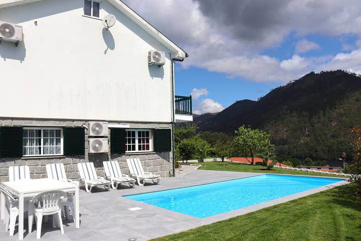 Location de vacances pour 6 personnes, avec jardin et terrasse, animaux acceptés dans Gerês - 4